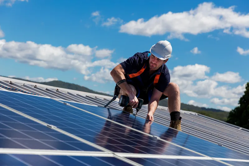 Hochwertige Installation Ihrer Solaranlage durch unser professionelles Montage-Team